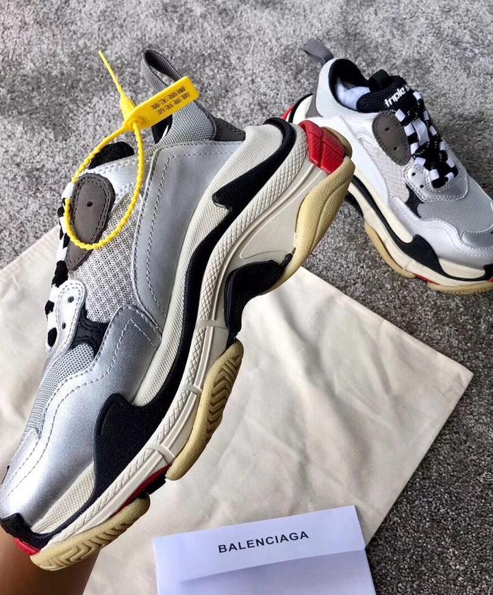 BALENCIAGA - TRIPLE S