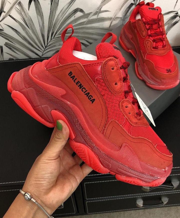 BALENCIAGA - TRIPLE S